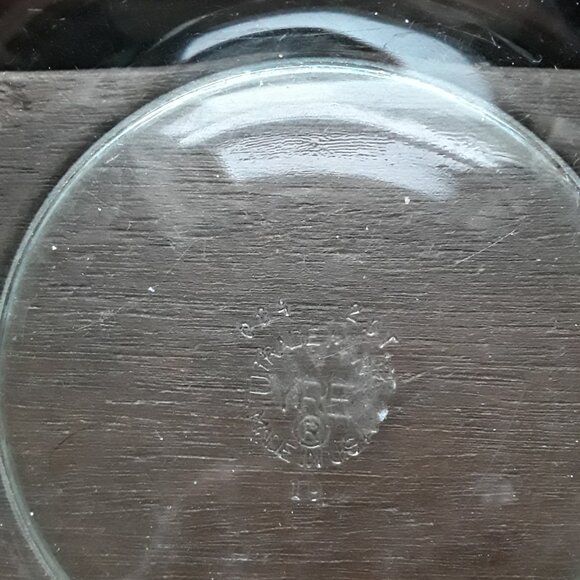 Vintage Pyrex Glass Baking Dish - Picture 4 of 4